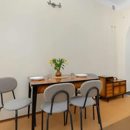Przytulny Z Dwiema Sypialniami Blisko Centrum By Renters *